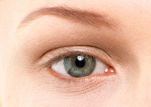 化粧品を定期的に通販で購入できます